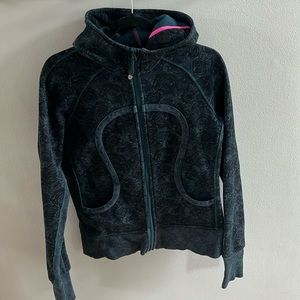 Lululemon floral Scuba Hoody EUC size 12 navy/teal